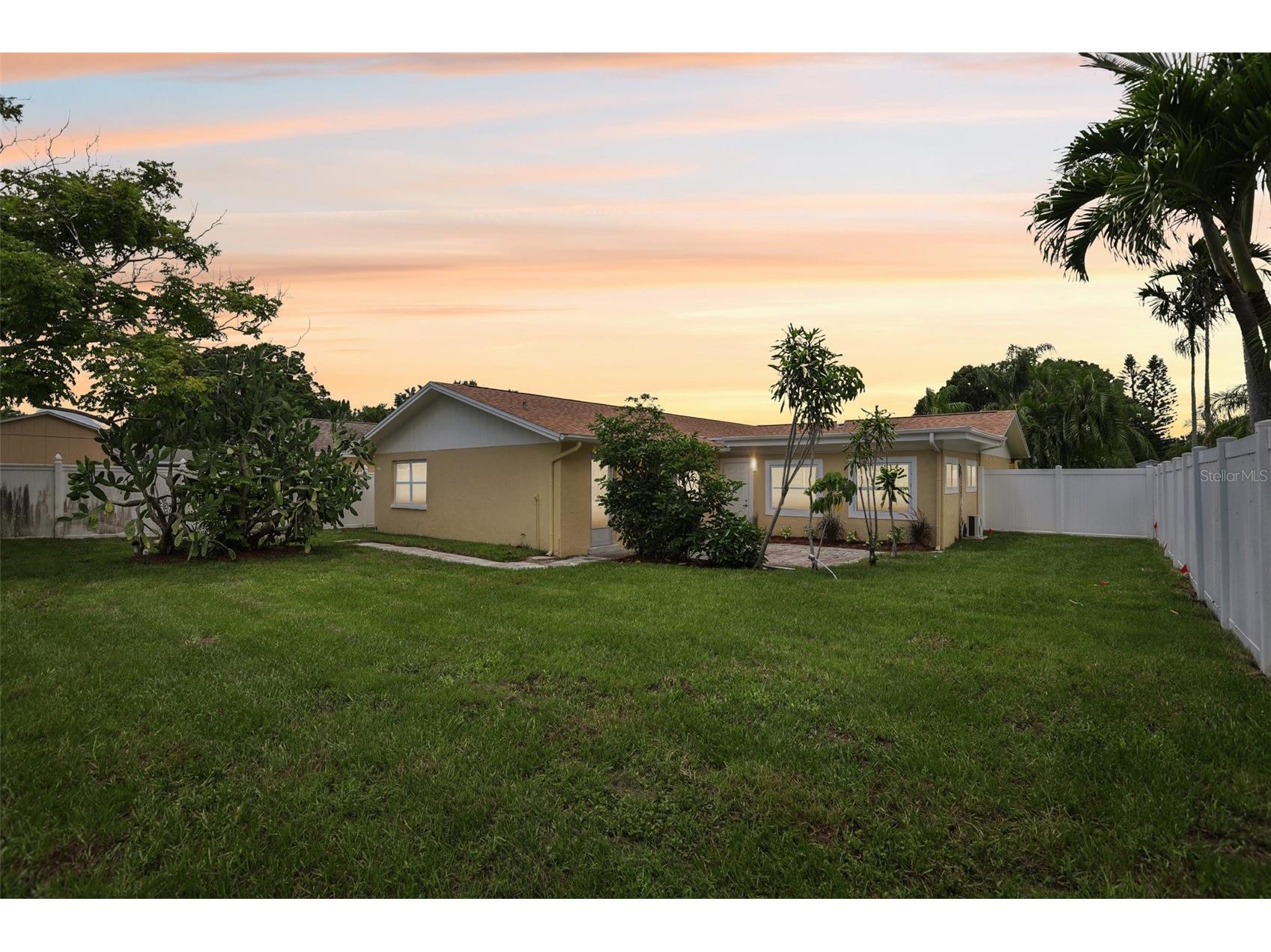 7698 Cardiff Court Saint Petersburg FL 33709 TB8528811 image2