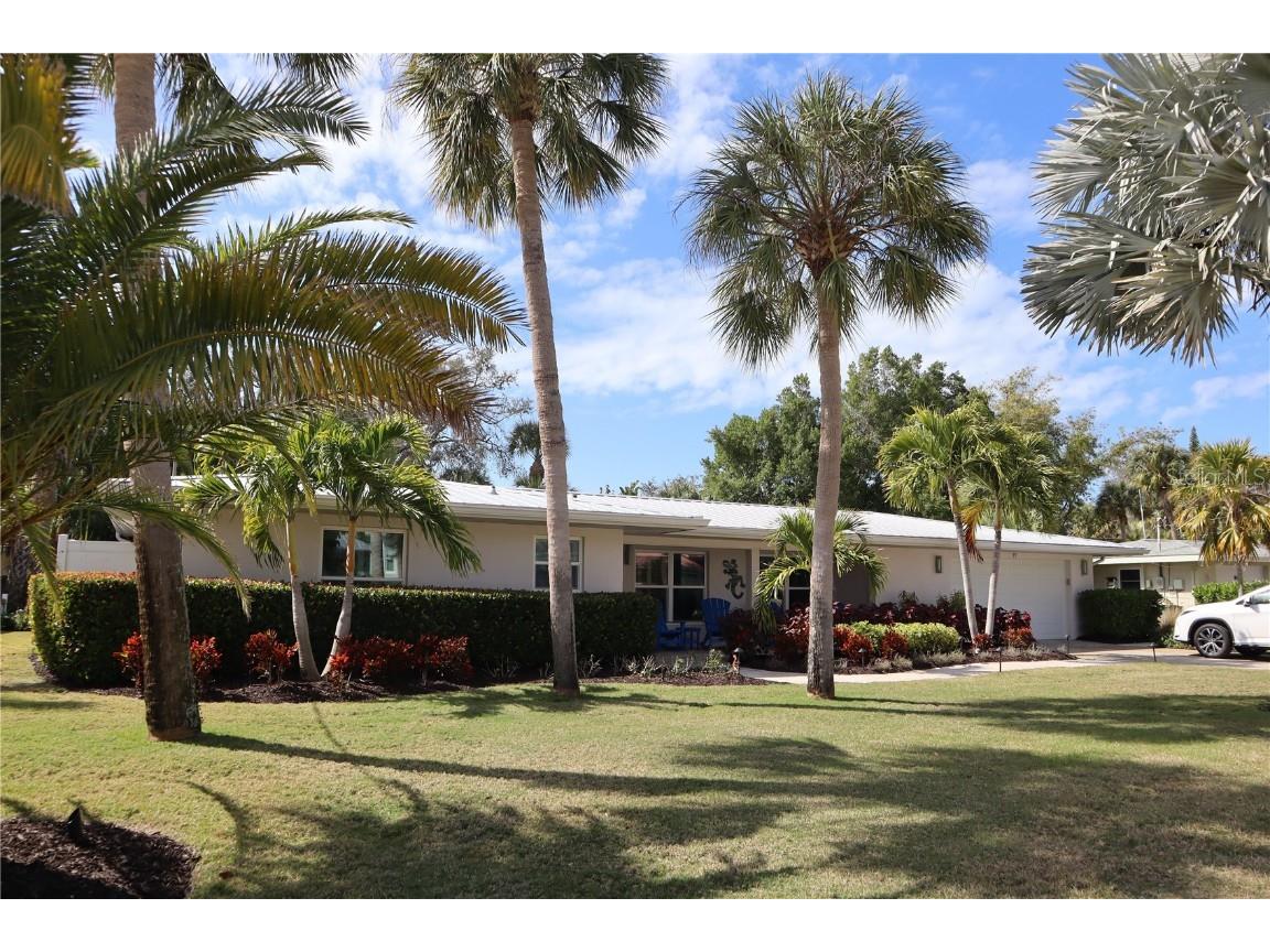 77 Island Circle Sarasota FL 34242 A4599866 image1