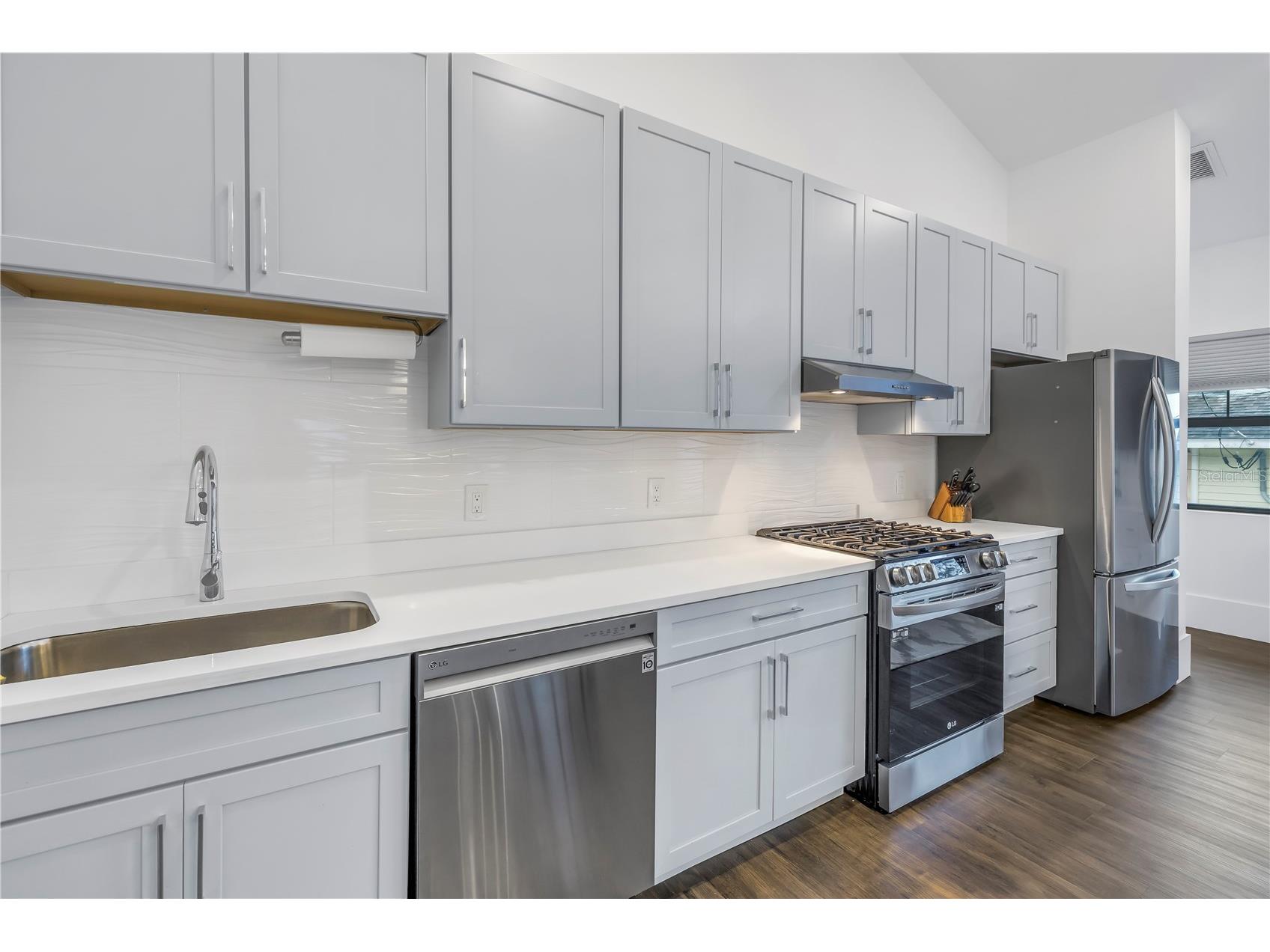 770 21st Avenue N Saint Petersburg FL 33704 TB8497527 image79