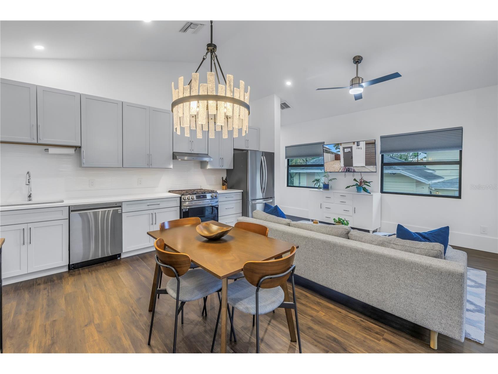 770 21st Avenue N Saint Petersburg FL 33704 TB8497527 image82