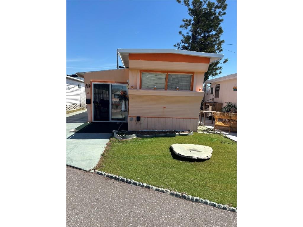 770 32nd Avenue S #409 Saint Petersburg FL 33705 TB8367339 image1