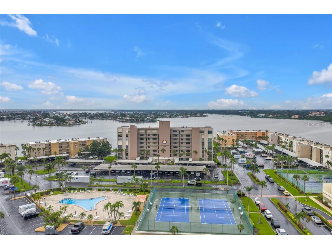 7700 Sun Island Drive S #402 South Pasadena FL 33707 - BOCA CIEGA BAY TB8436166 image1