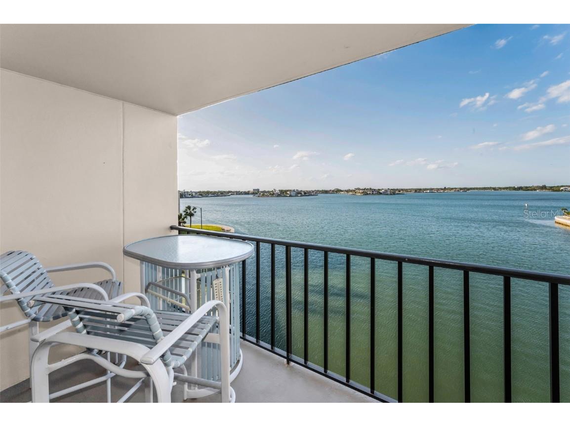7700 Sun Island Drive S #404 South Pasadena FL 33707 - BOCA CEIGA BAY TB8368295 image1