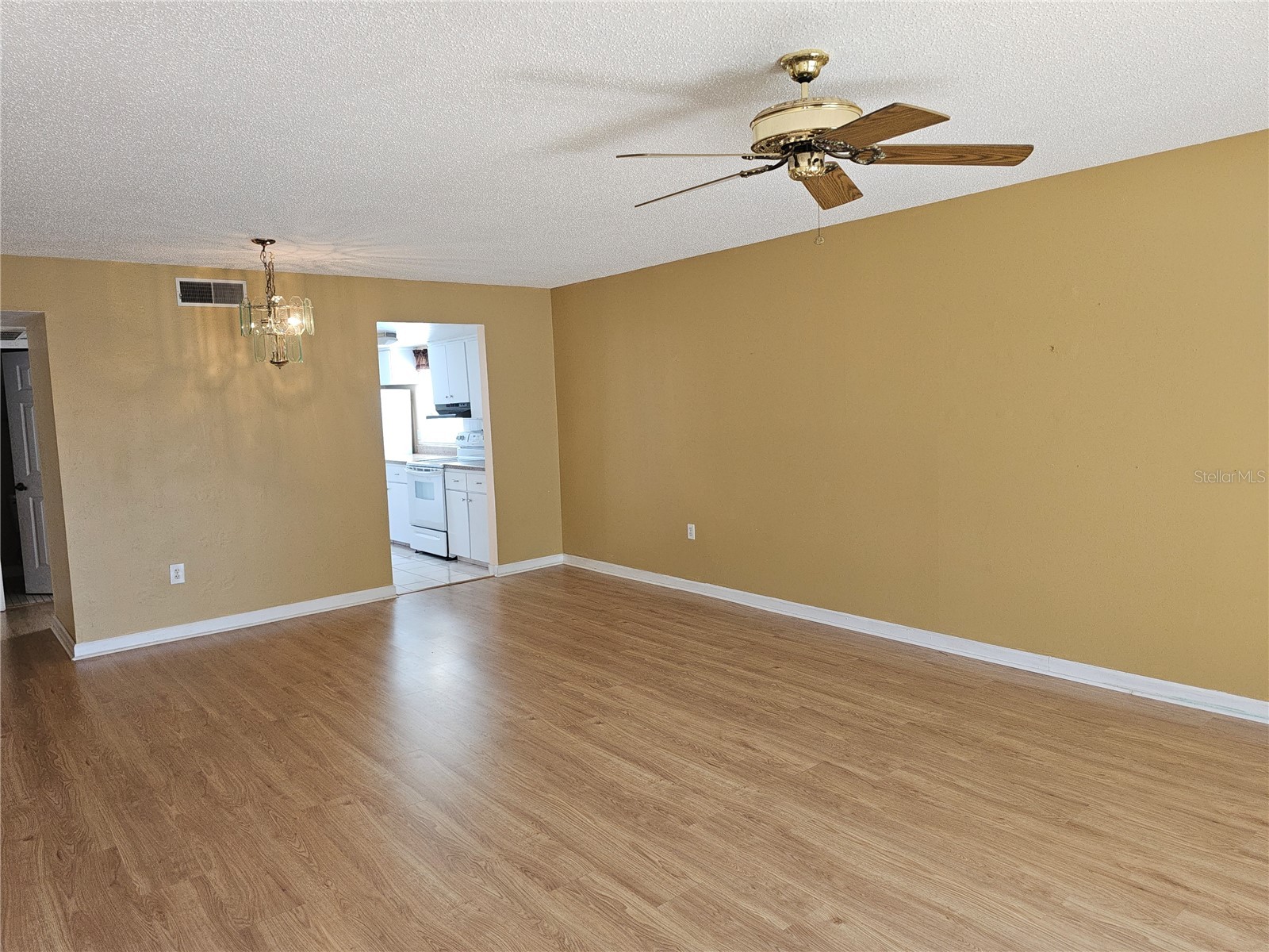 7701 Starkey Road #102 Seminole FL 33777 TB8491782 image3