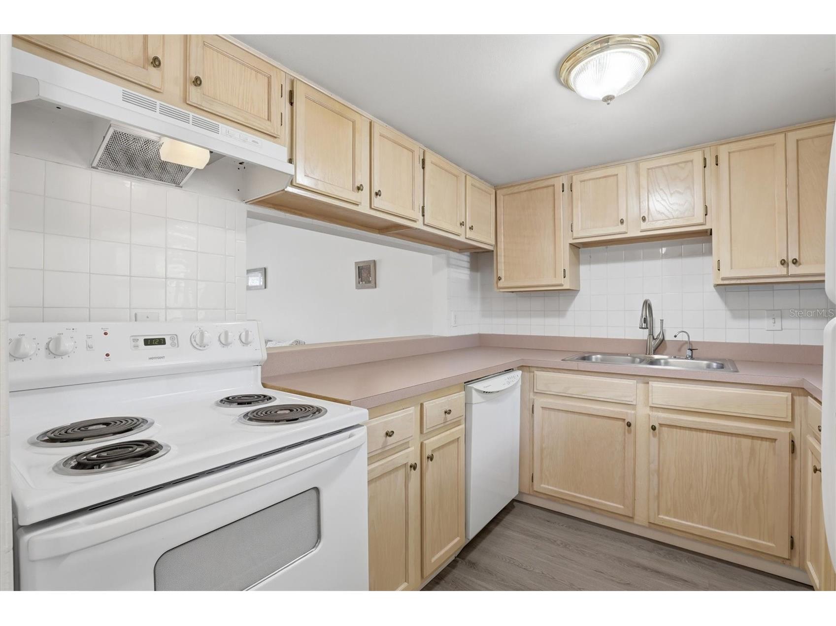 7701 Starkey Road #412 Seminole FL 33777 TB8496937 image10