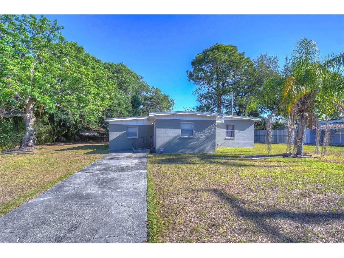 7702 Coral Vine Lane Tampa FL 33619 T3437955 image1