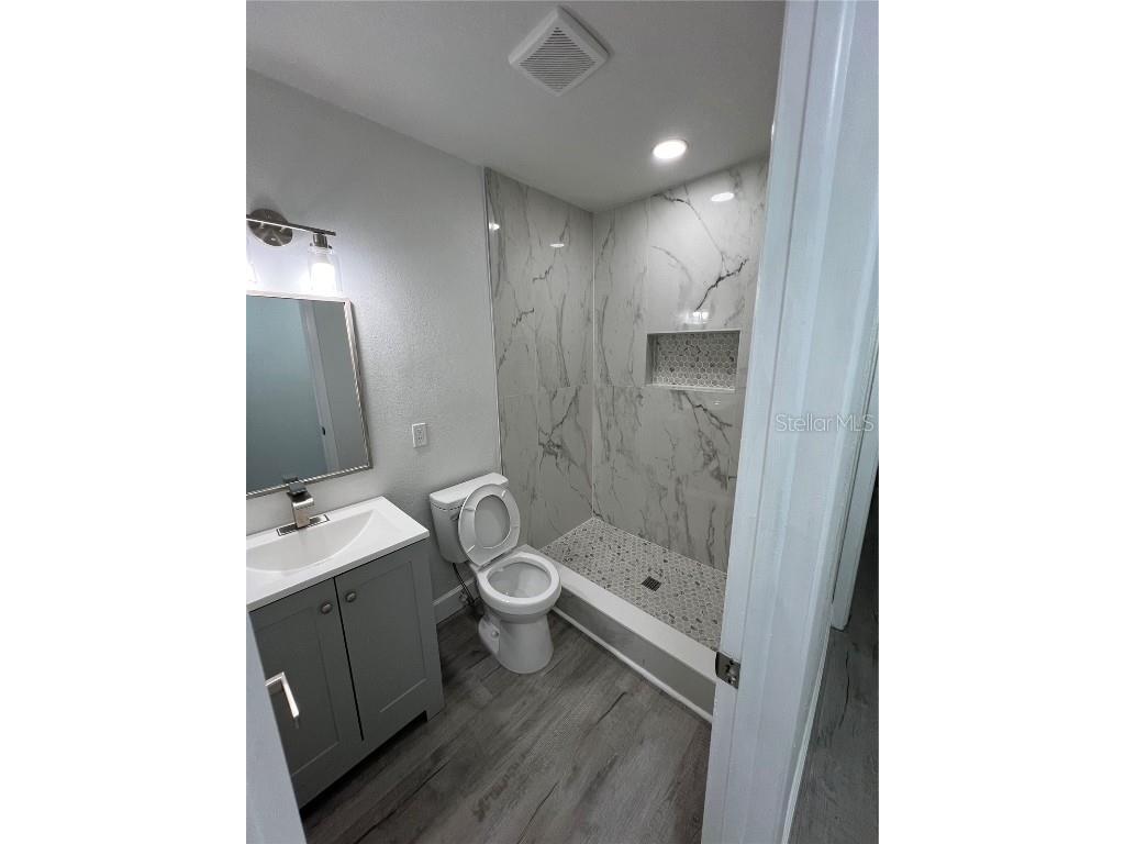 7703 W Hiawatha Street Tampa FL 33615 TB8414154 image12