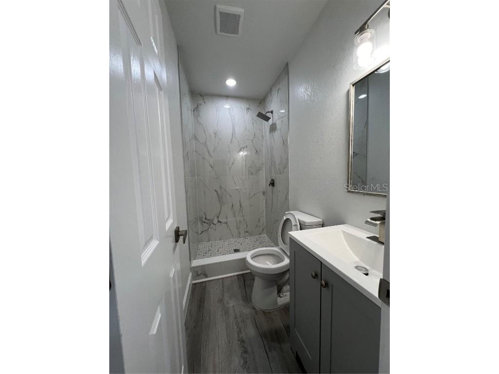 7703 W Hiawatha Street Tampa FL 33615 TB8414154 image20