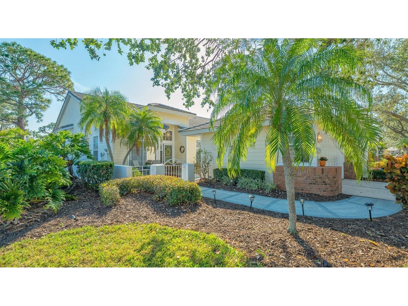 7703 Whitebridge Glen University Park FL 34201 A4637097 image1