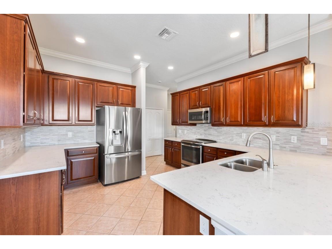 7704 Kings Passage Avenue Orlando FL 32835 O6367382 image9