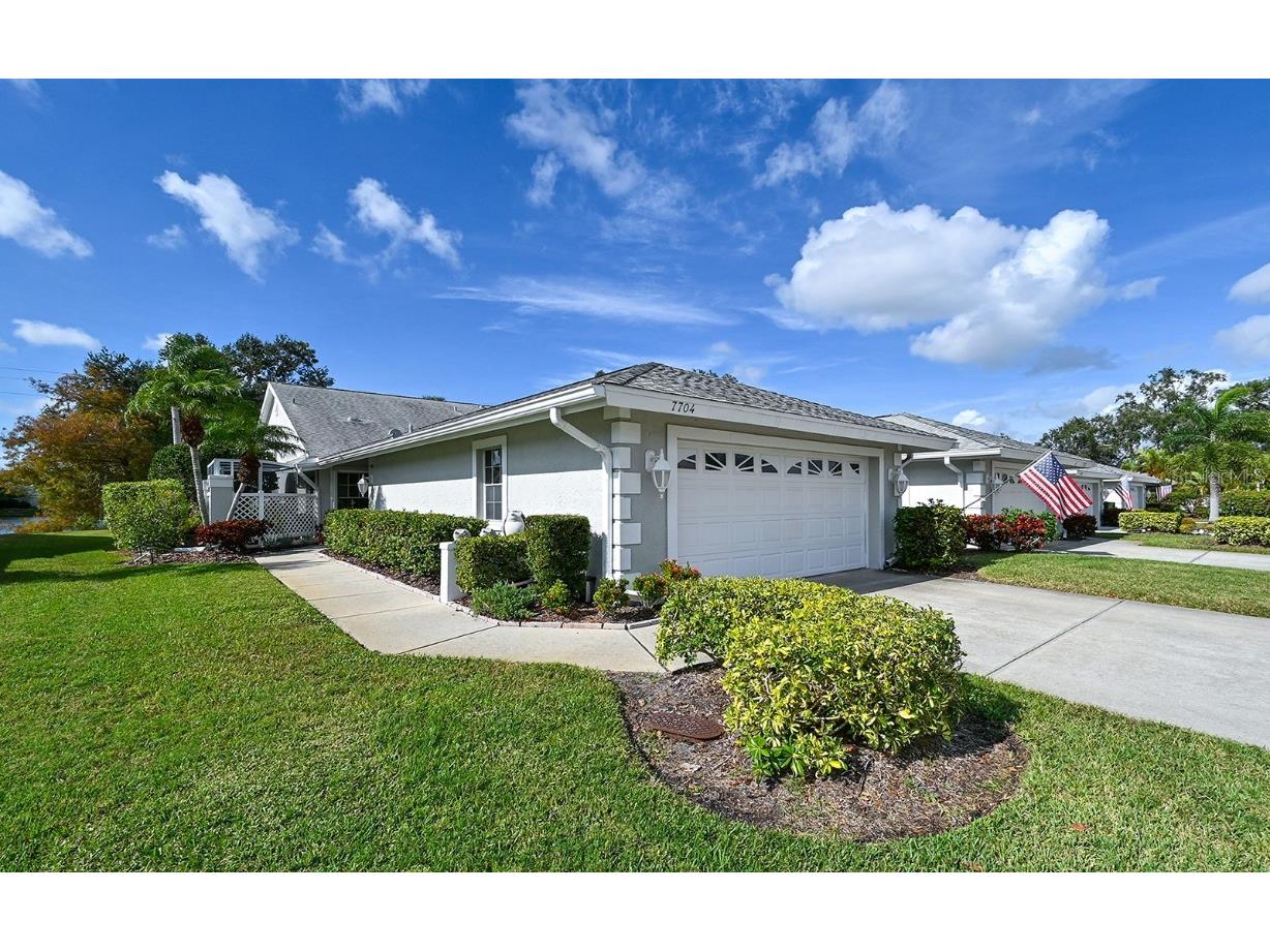 7704 Palm Aire Lane Sarasota FL 34243 A4591095 image1