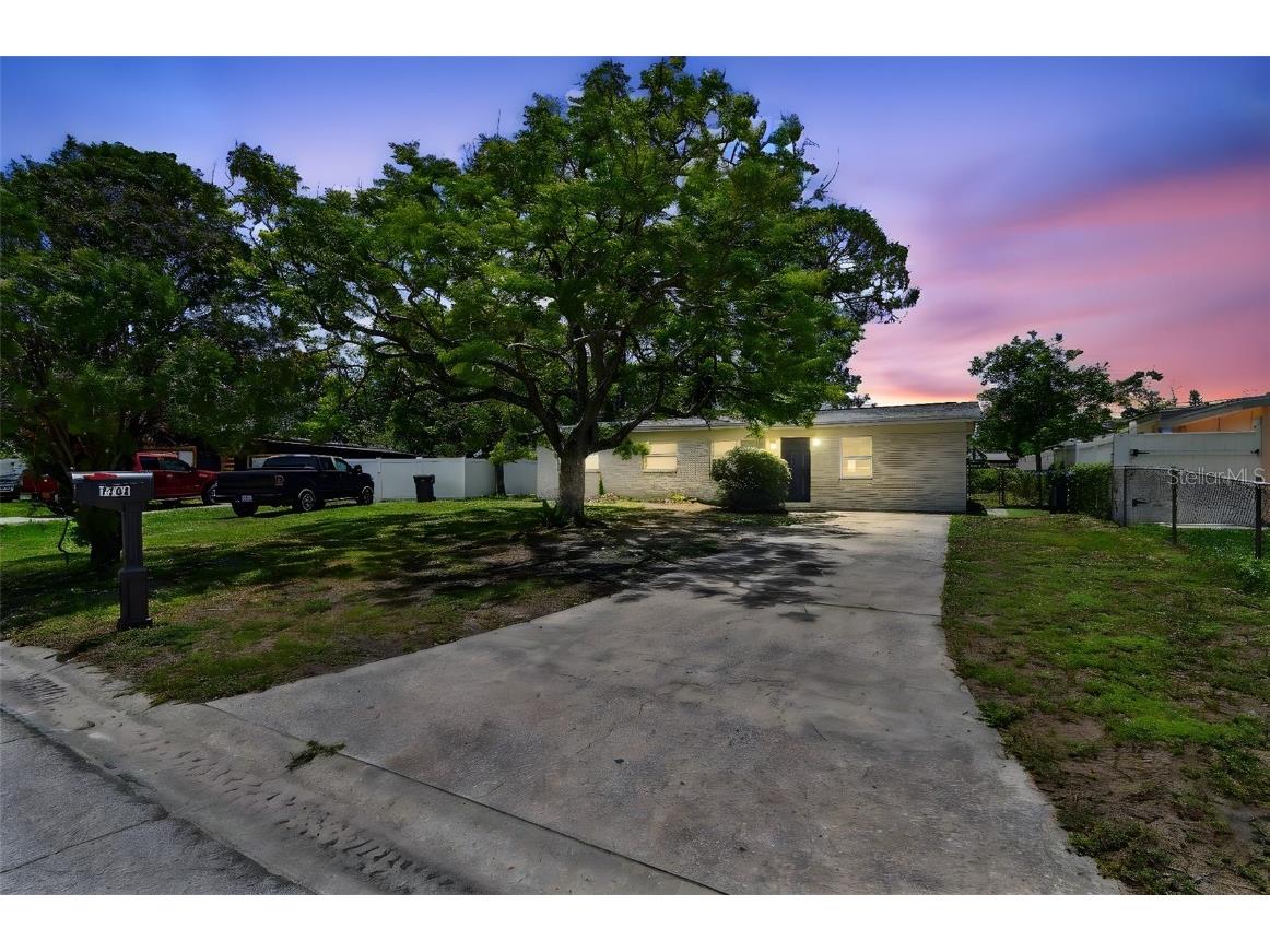 7704 Tanglewood Lane Tampa FL 33615 TB8397063 image1