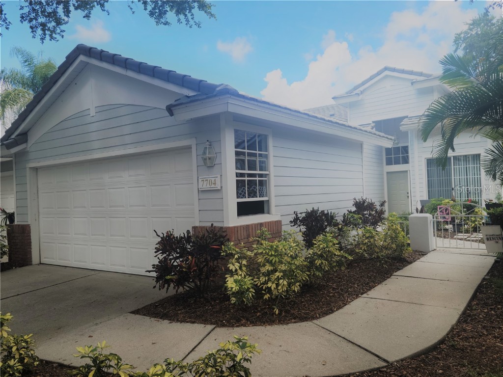 7704 Whitebridge Glen University Park FL 34201 T3446439 image1