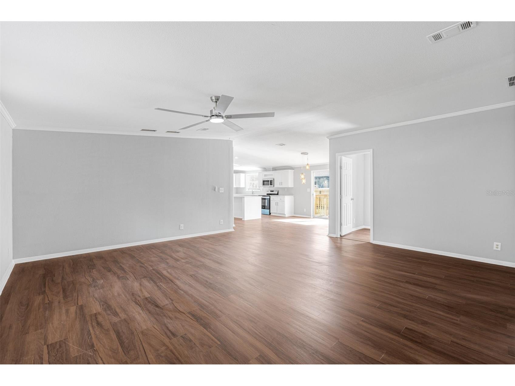 7706 23rd Street Zephyrhills FL 33540 TB8485402 image5