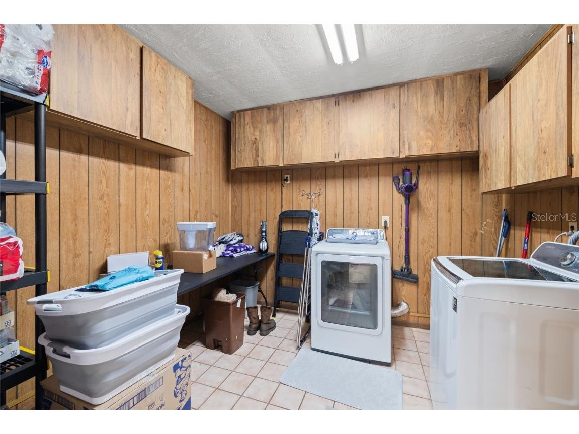 7706 W Elm Street Tampa FL 33615 TB8442681 image17