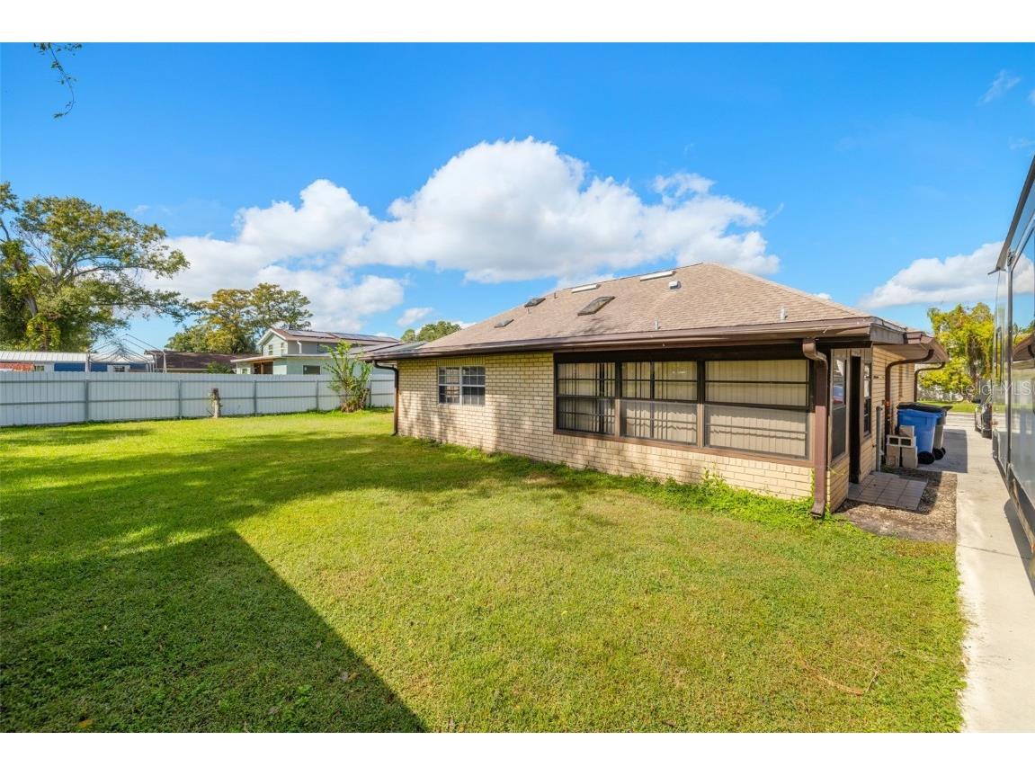 7706 W Elm Street Tampa FL 33615 TB8442681 image20