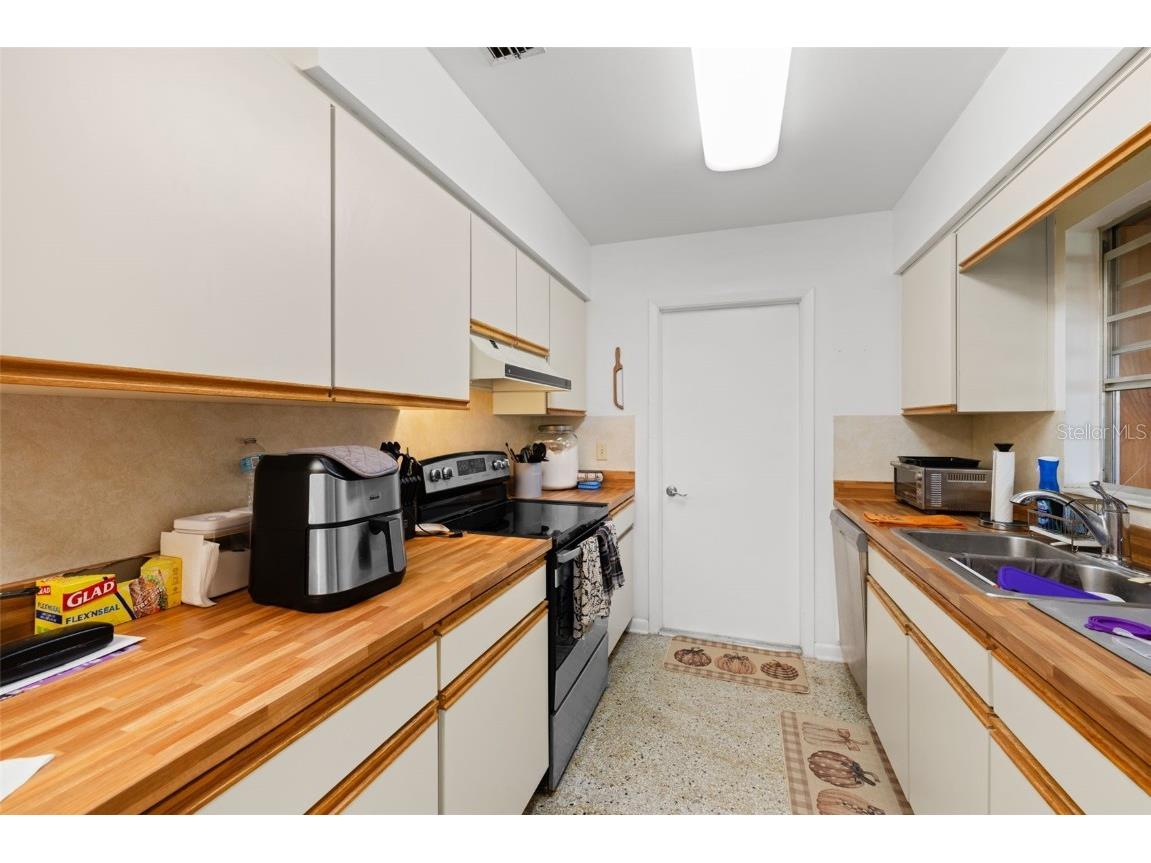 7706 W Elm Street Tampa FL 33615 TB8442681 image7