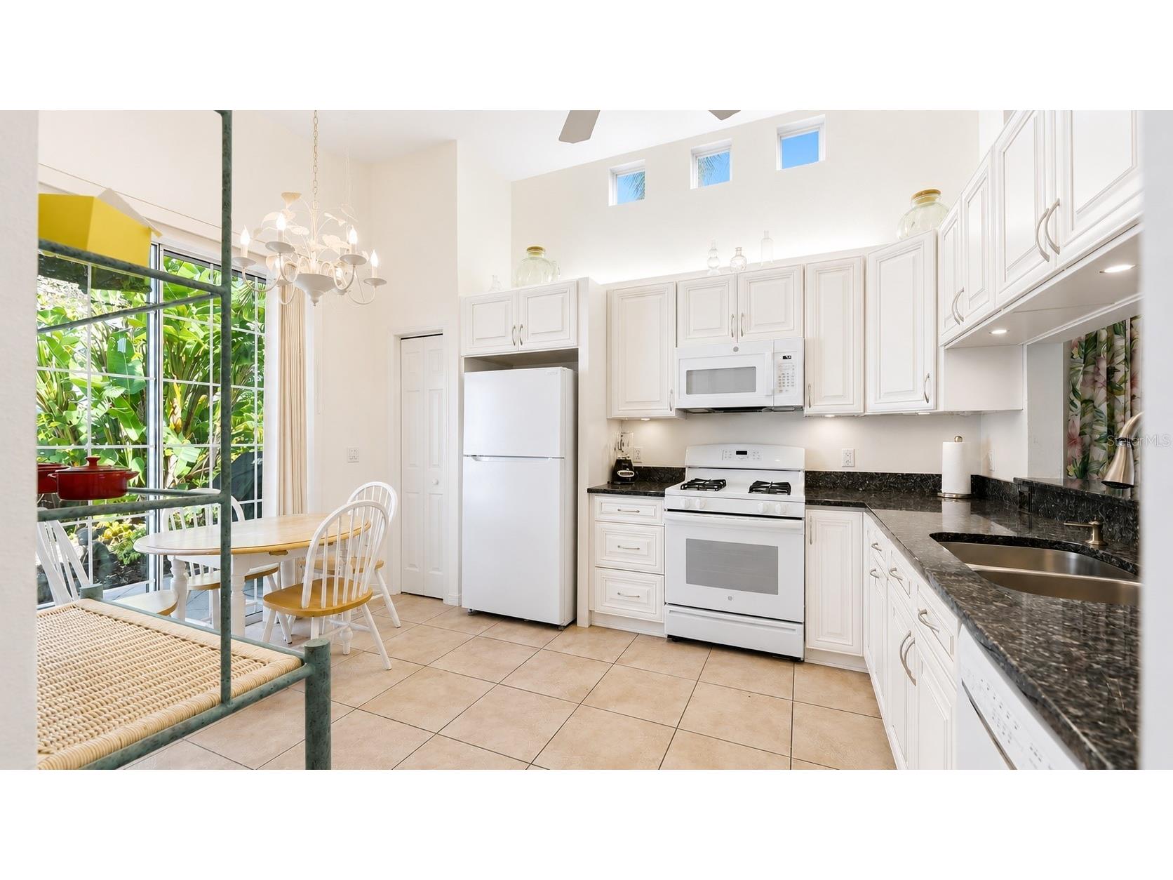 7706 Whitebridge Glen University Park FL 34201 A4694739 image12