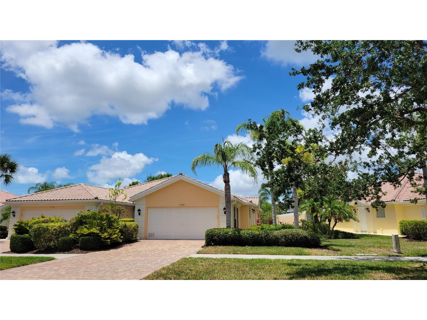 7708 Camminare Drive Sarasota FL 34238 A4570970 image1