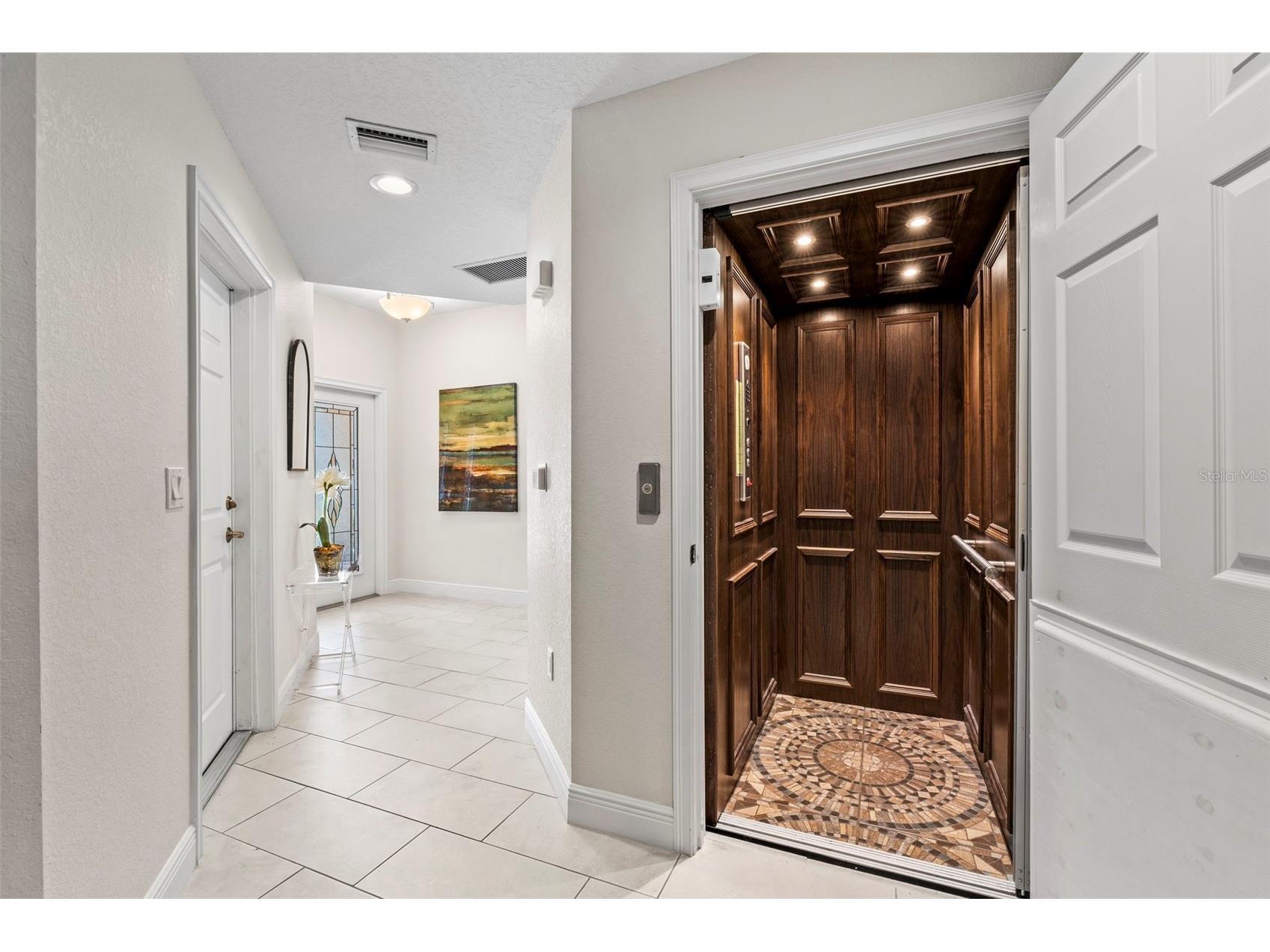 771 Date Palm Lane Saint Petersburg FL 33707 TB8491037 image3