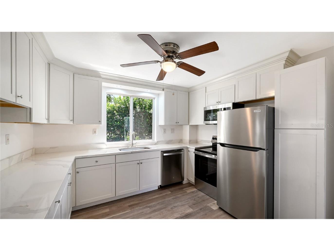 771 John Ringling Boulevard #7 Sarasota FL 34236 - SARASOTA BAY A4663602 image10