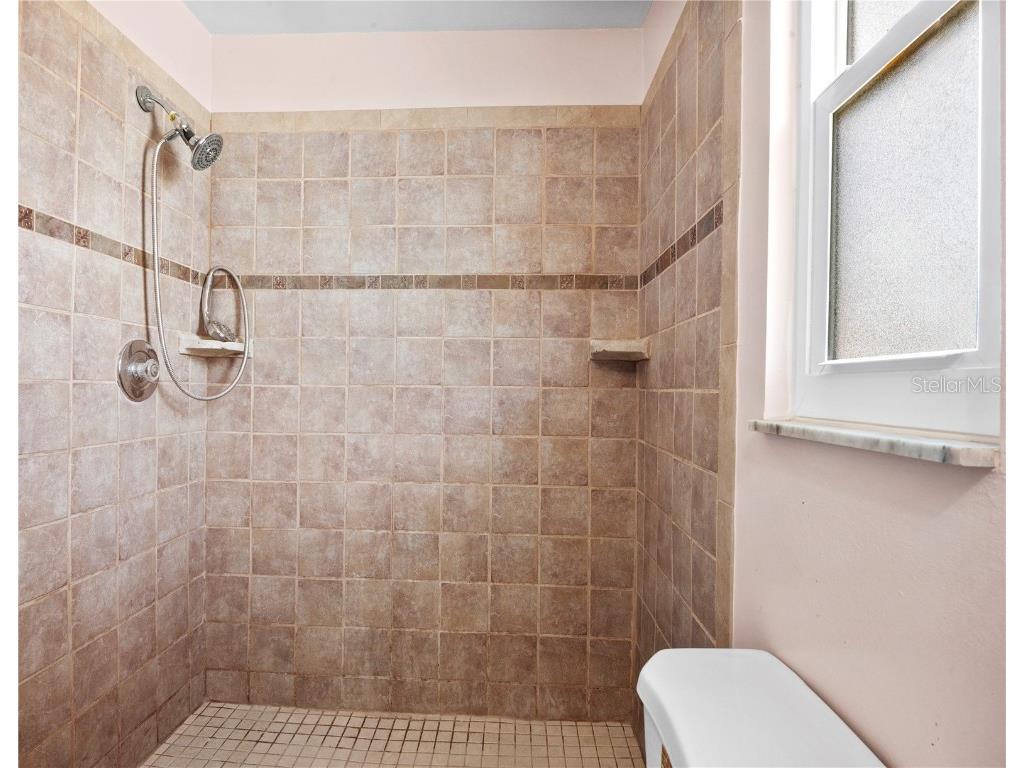 771 Murphy Avenue N Saint Petersburg FL 33703 TB8450623 image19