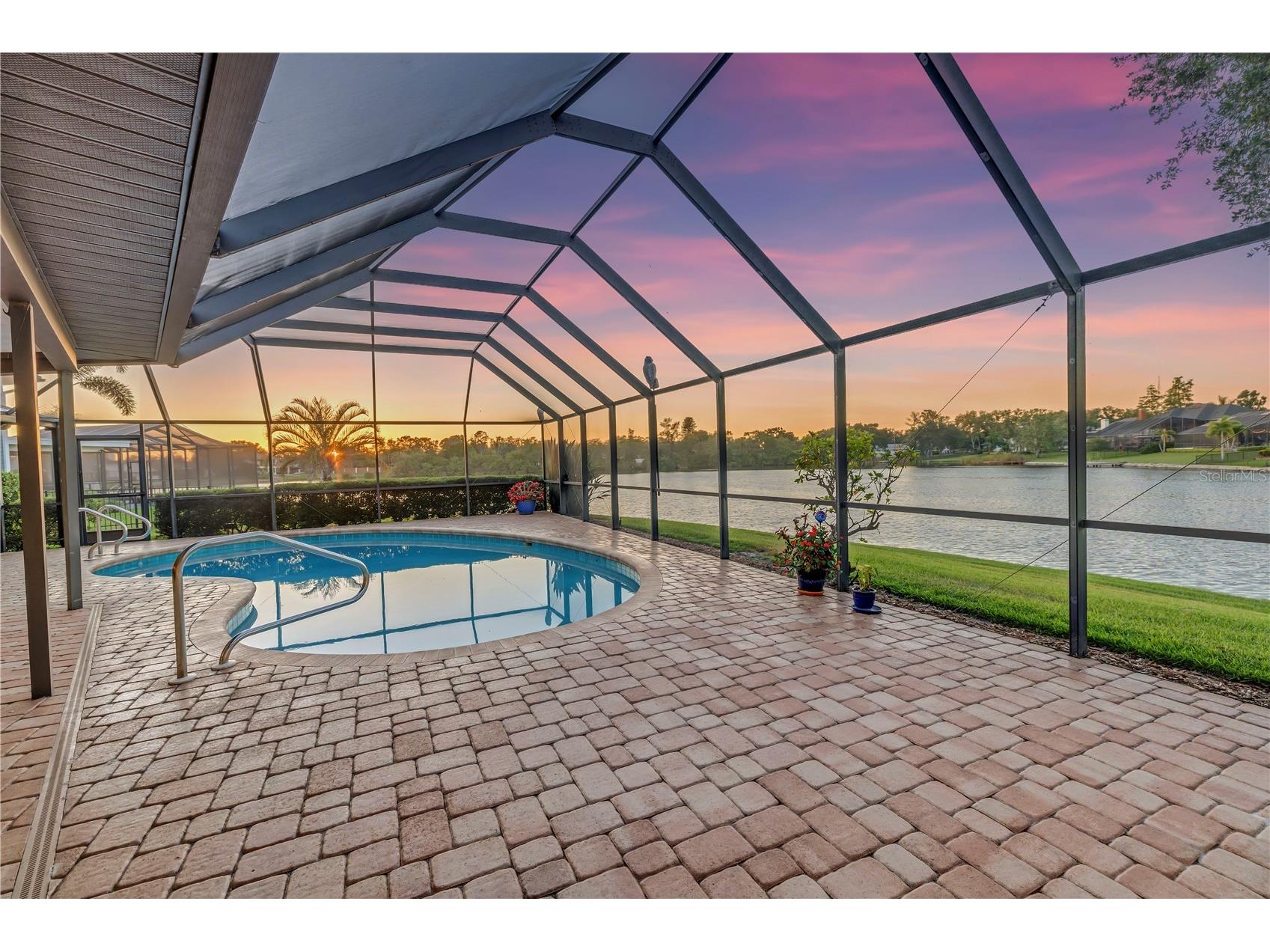 771 Suwannee Court NE Saint Petersburg FL 33702 TB8475160 image1