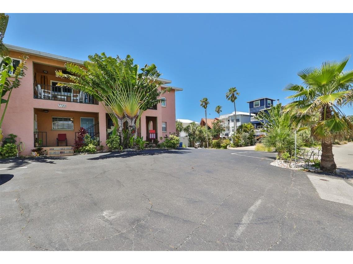7710 Bayshore Drive #4 Treasure Island FL 33706 T3440698 image1