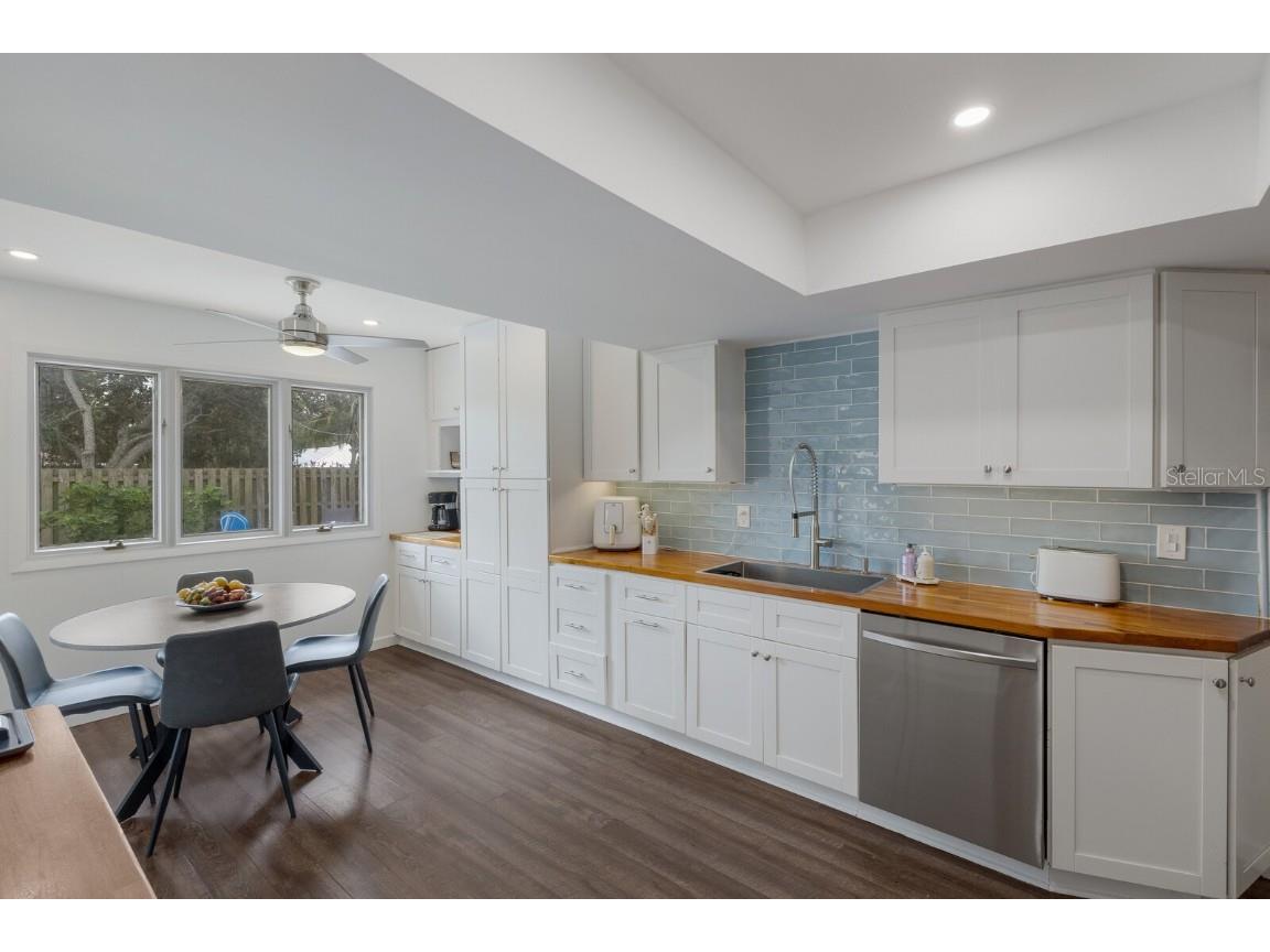 7711 25th Avenue W Bradenton FL 34209 A4664233 image18