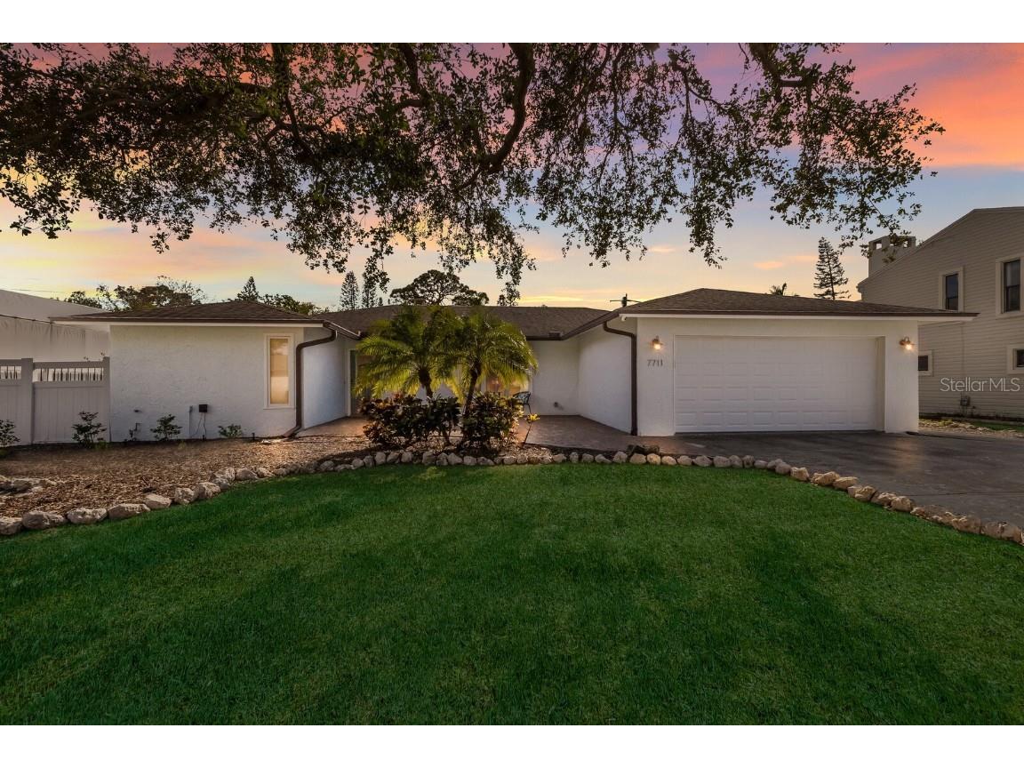 7711 25th Avenue W Bradenton FL 34209 A4664233 image2