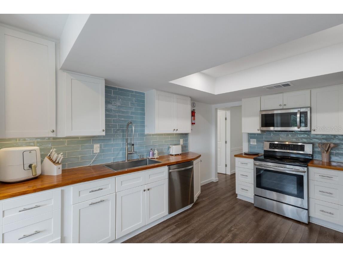 7711 25th Avenue W Bradenton FL 34209 A4664233 image21