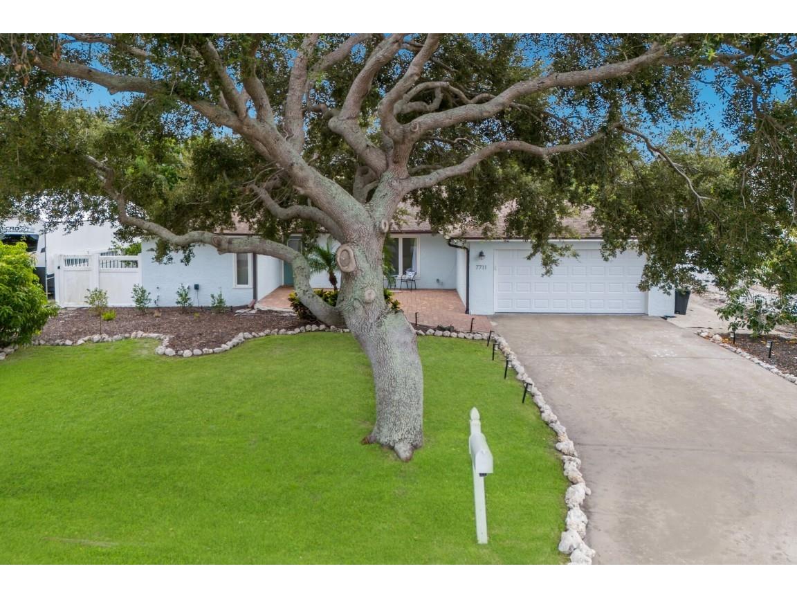 7711 25th Avenue W Bradenton FL 34209 A4664233 image44