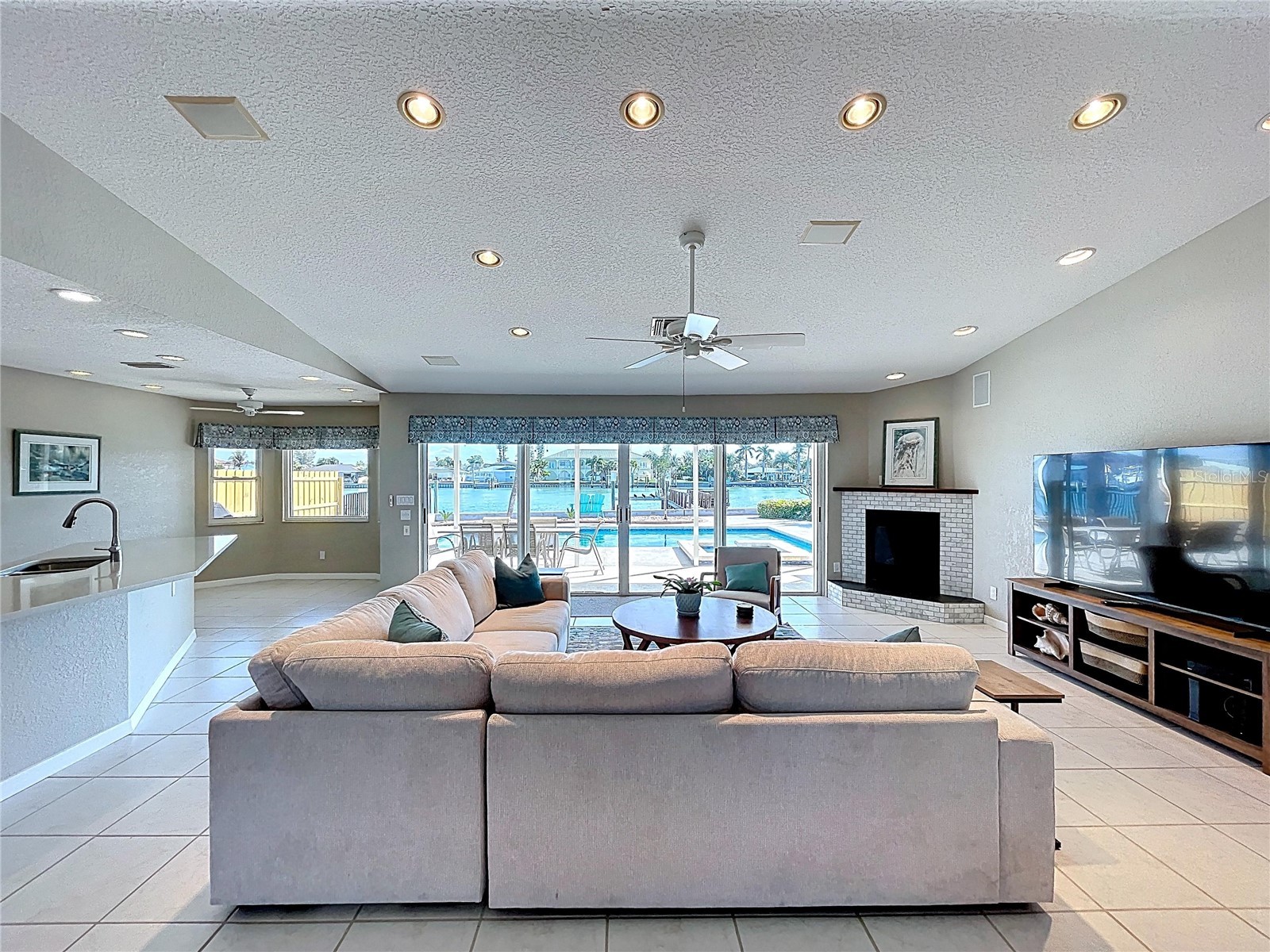 7711 Bayshore Drive Treasure Island FL 33706 - BLIND PASS TB8488047 image10