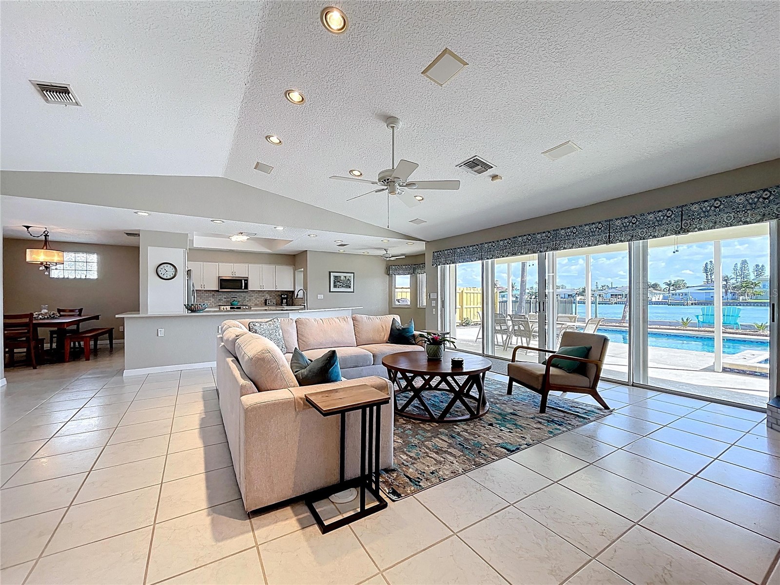 7711 Bayshore Drive Treasure Island FL 33706 - BLIND PASS TB8488047 image9