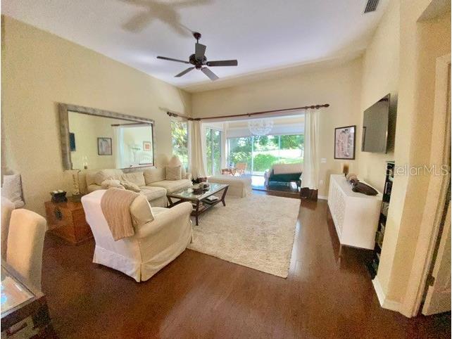 7711 Whitebridge Glen University Park FL 34201 A4547957 image10