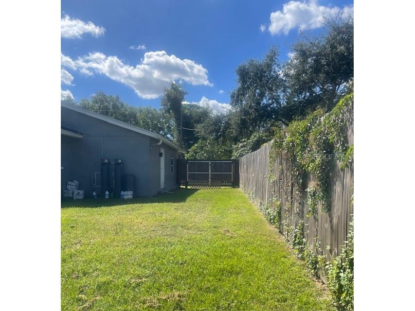 7712 Deleuil Avenue Tampa FL 33610 TB8529081 image21