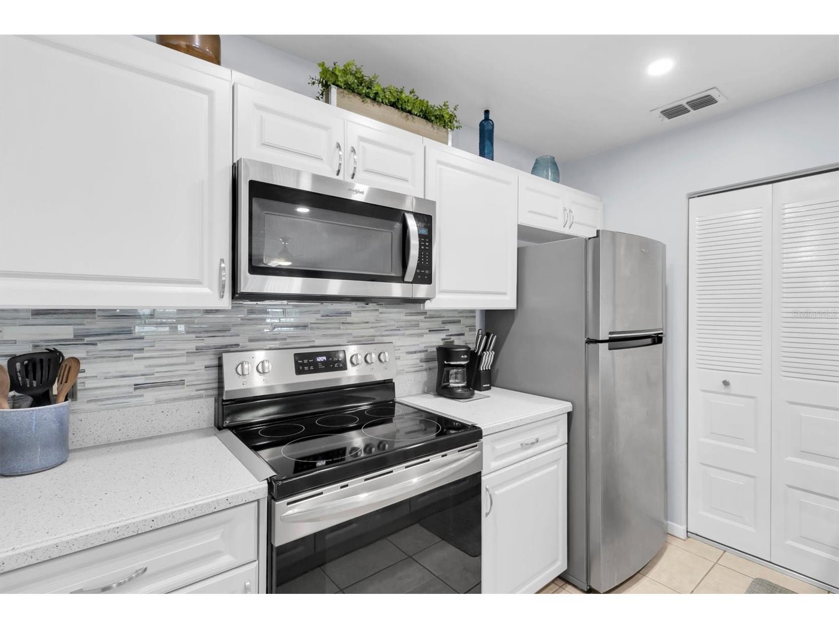 7712 Hillside Court #201 Hudson FL 34667 W7885493 image9