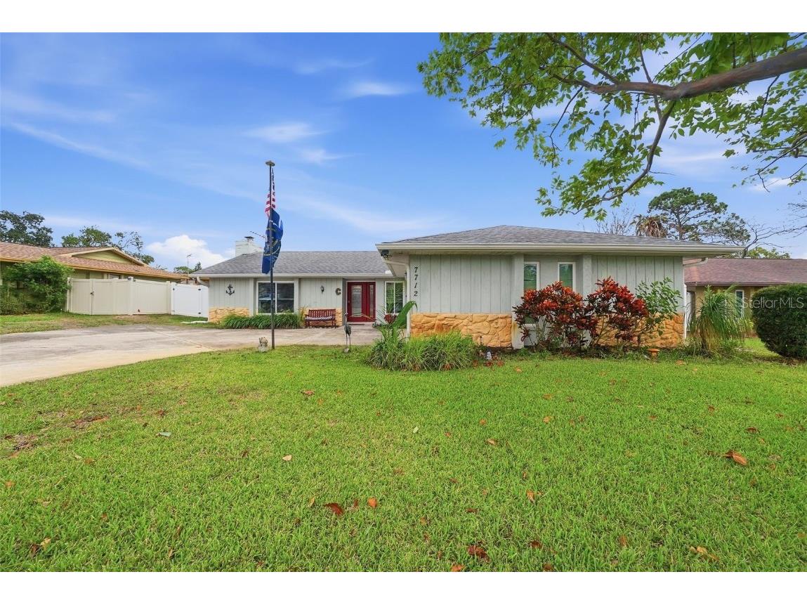7712 Lakeside Woodlands Hudson FL 34667 W7880896 image1