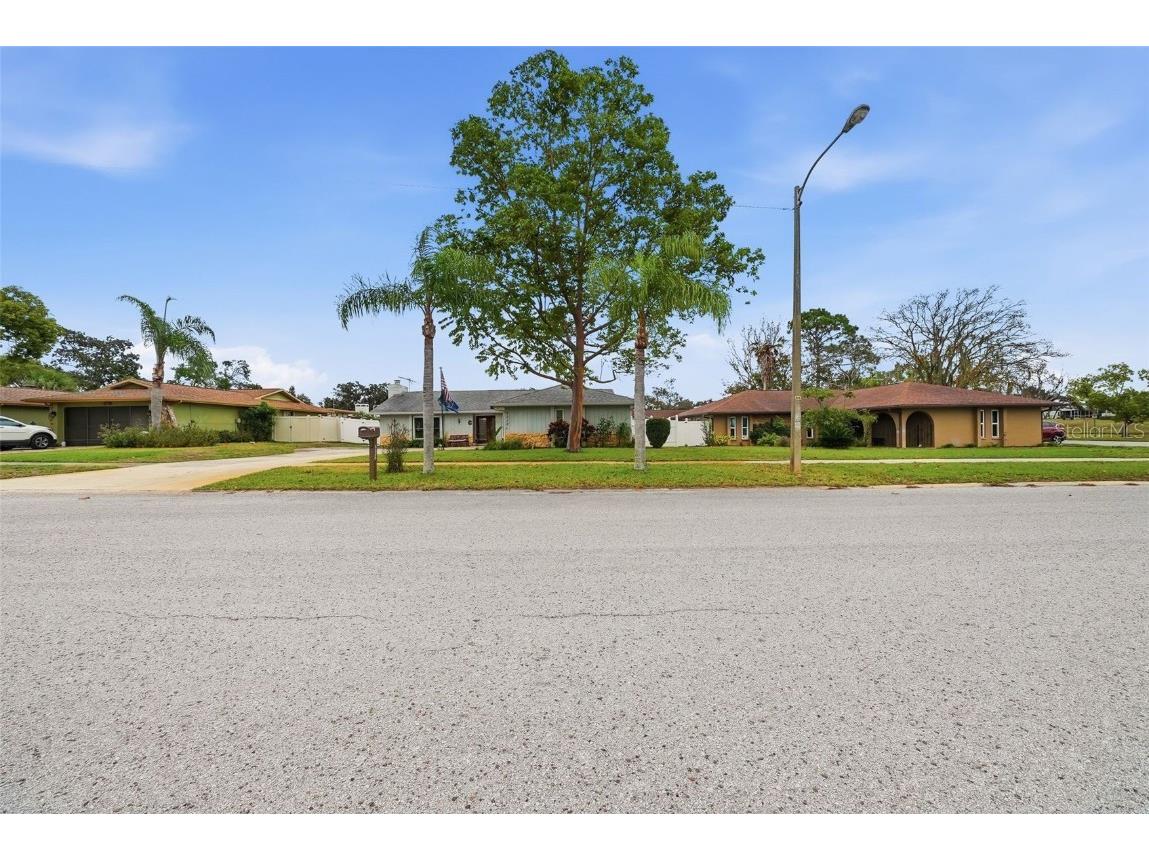 7712 Lakeside Woodlands Hudson FL 34667 W7880896 image78