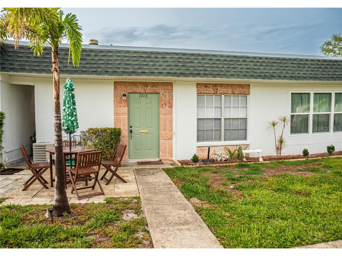 7713 39th Avenue N Saint Petersburg FL 33709 L4953952 image1