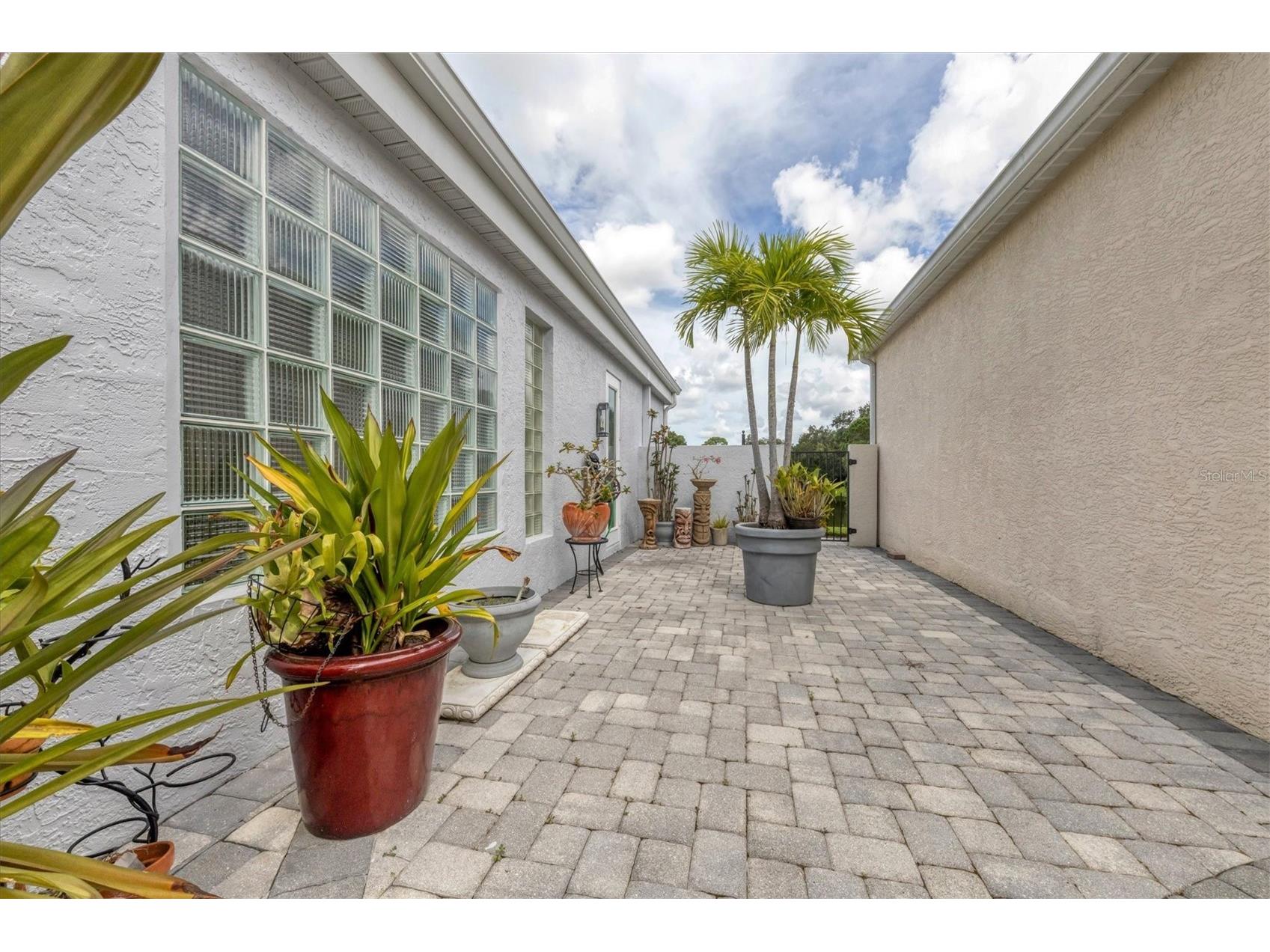 7716 Club Lane Sarasota FL 34238 A4679759 image16