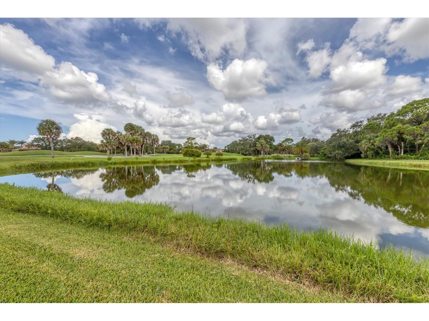 7716 Club Lane Sarasota FL 34238 A4679759 image2