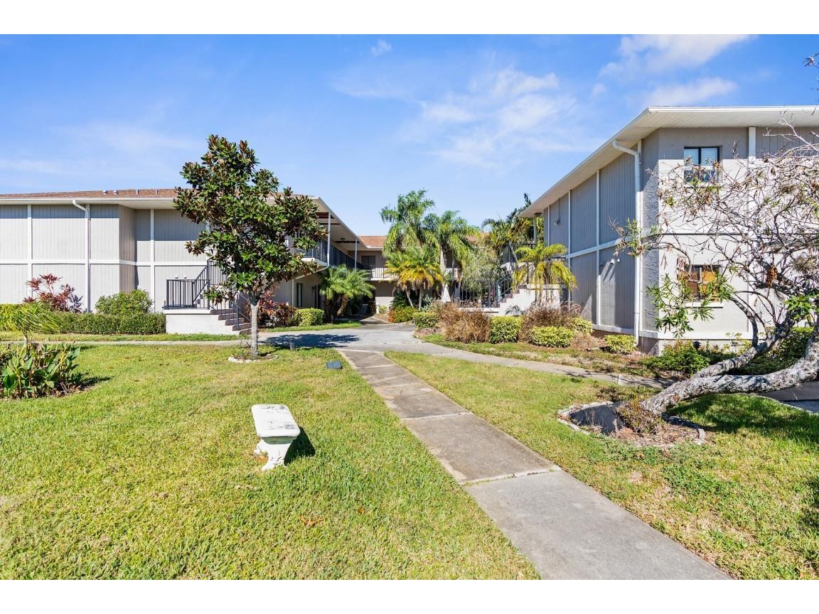 7721 Cosme Drive #B Hudson FL 34667 W7870239 image1