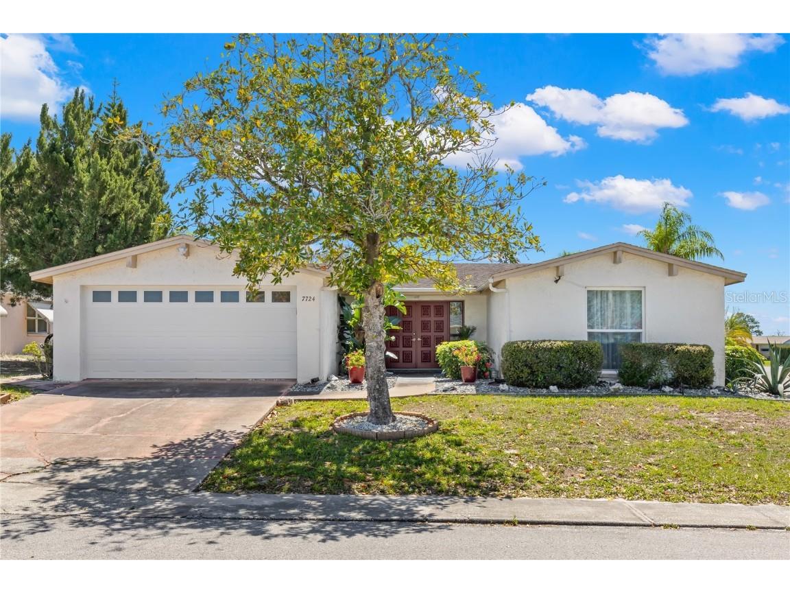 7724 Chalafonte Drive Port Richey FL 34668 W7843524 image1