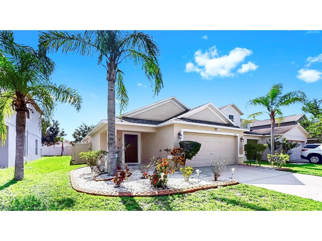 7724 Maroon Peak Drive Ruskin FL 33573 TB8415267 image1