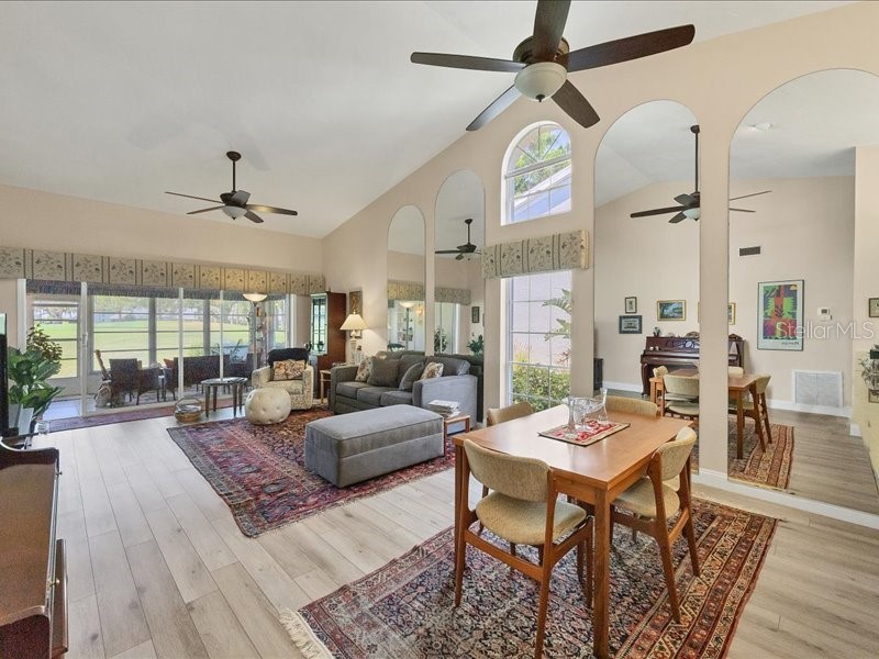 7724 Palm Aire Lane Sarasota FL 34243 A4649627 image18