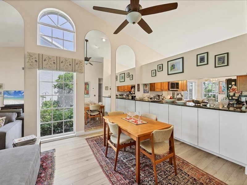 7724 Palm Aire Lane Sarasota FL 34243 A4649627 image19