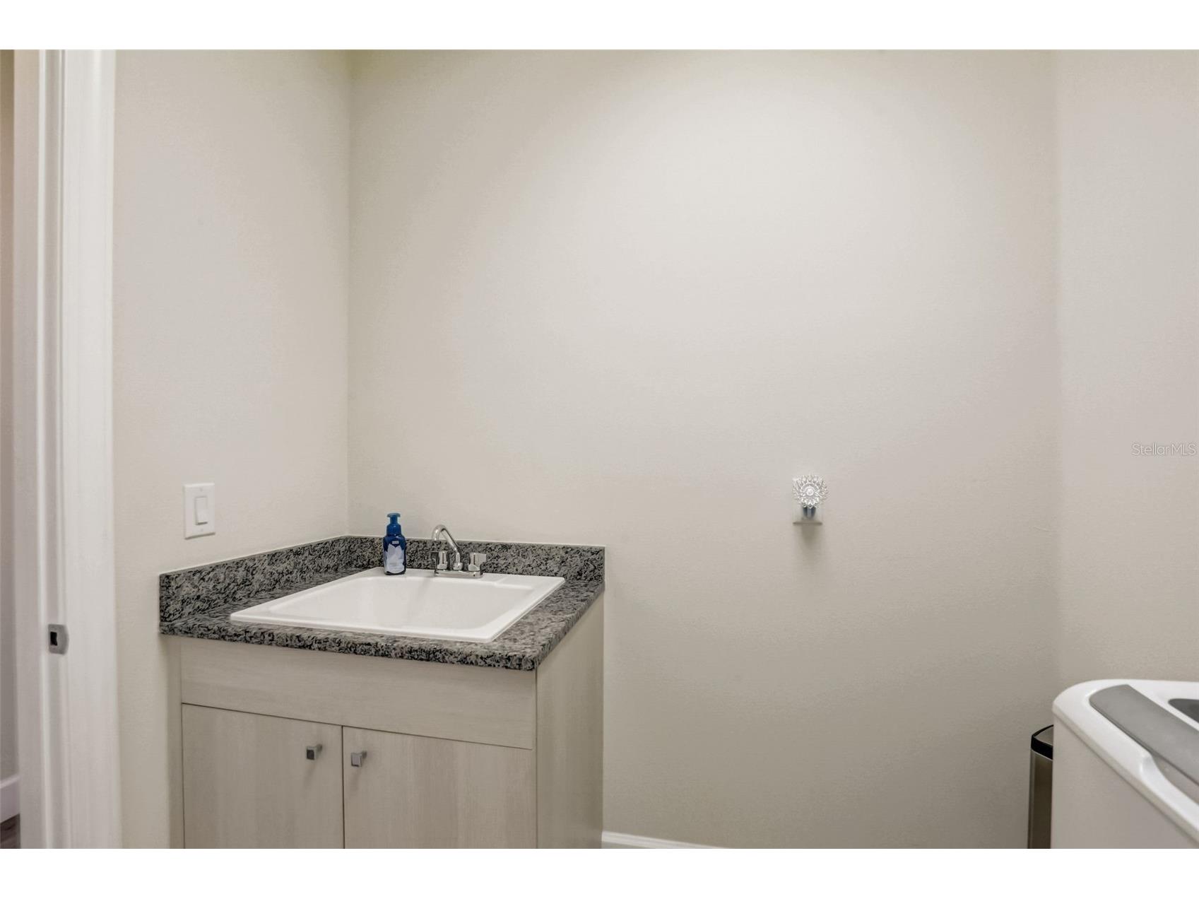 7725 Sandhill Lake Drive Sarasota FL 34241 A4675249 image24