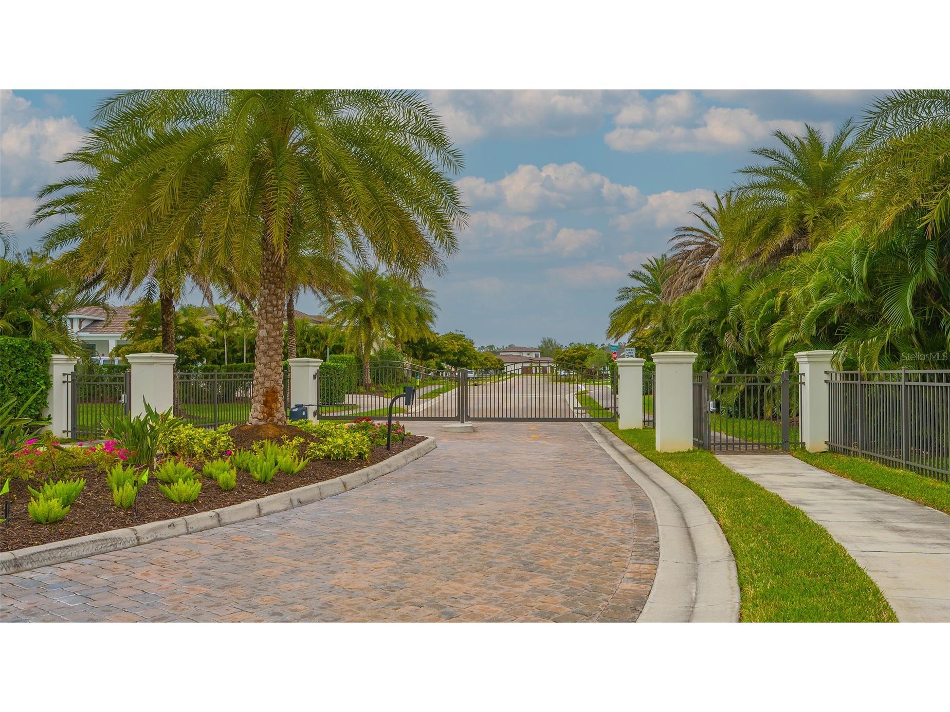 7725 Sandhill Lake Drive Sarasota FL 34241 A4675249 image45