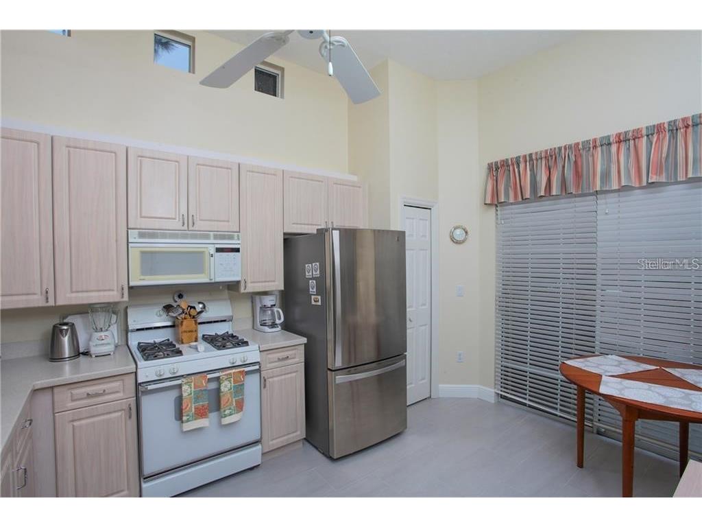 7725 Whitebridge Glen University Park FL 34201 A4443867 image11